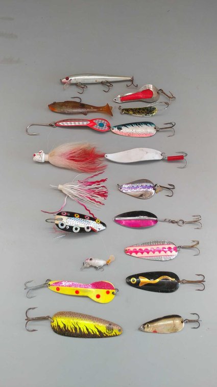 (I-76) ASSORTMENT OF SWIMBAITS, DARDEVLE SPOONS, JERKBAITS, SPOONS, AND OTHER FISHING TACKLE
