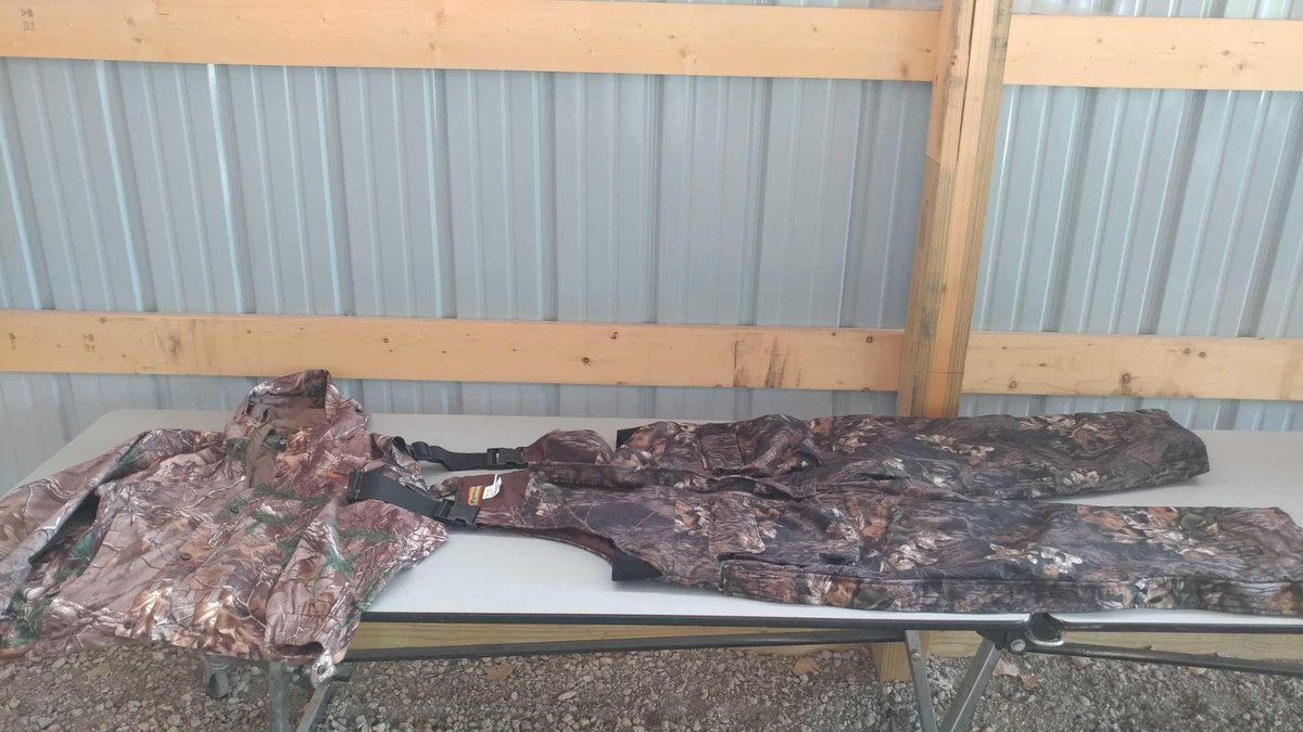 (I-83) LARGE REALTREE SCENT CONTROL OVERCOAT AND LARGE 42-44 REMINGTON CAMOUFLAGE OVER-ALLS
