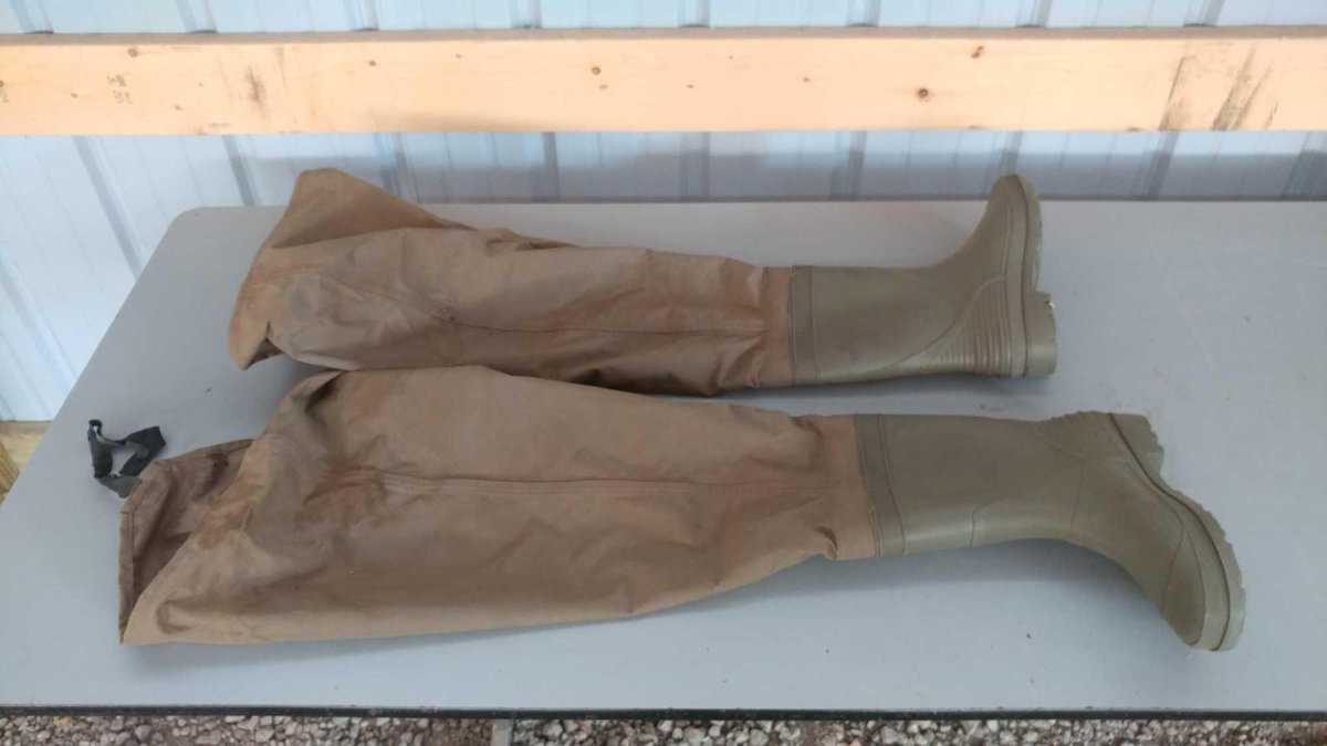 (I-97) SIZE 10 HIP WADER BOOTS
