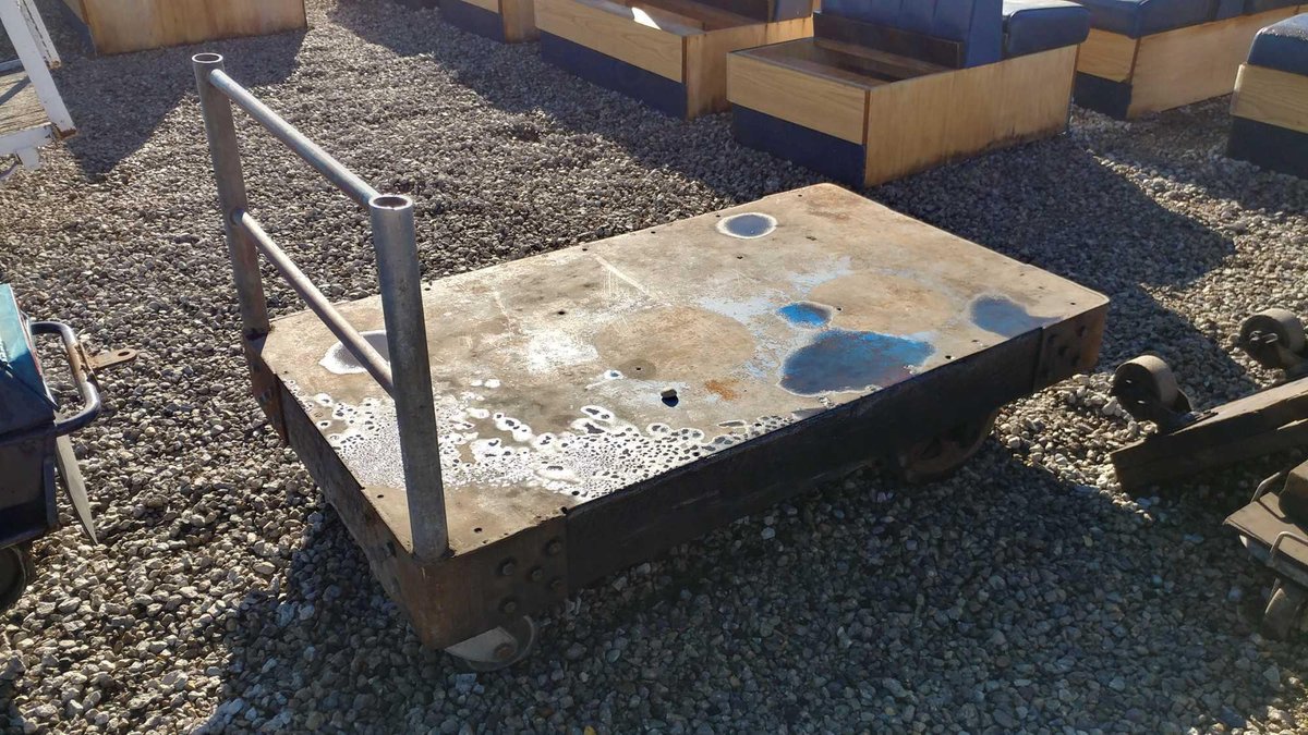 (I-171) HEAVY DUTY CART ON CASTERS