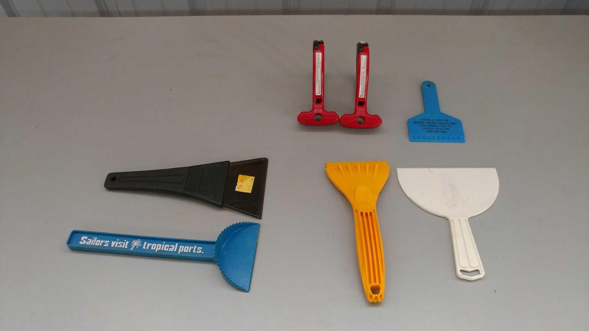(I-312) ASSORTMENT OF ICE AND PAINT SCRAPERS