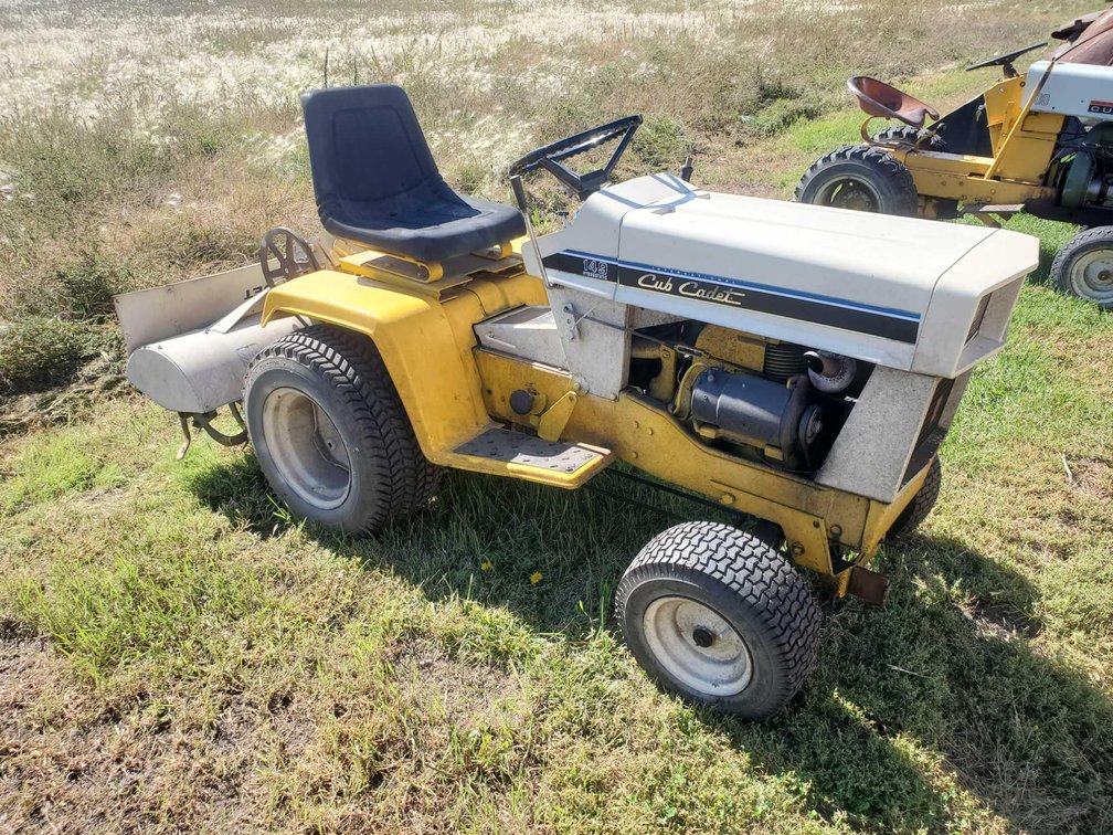 CUB CADET 149 HYDROSTATIC LAWN TRACTOR, REAR TILLER, NEEDS BATTERY, UNKNOWN CONDITION
