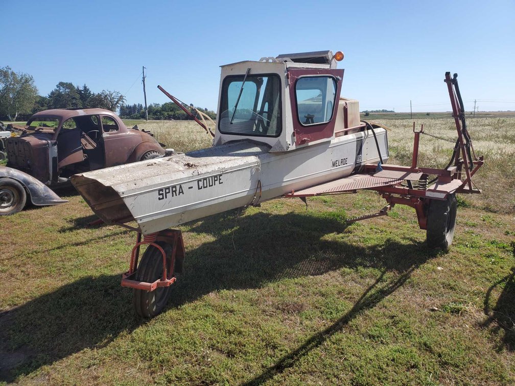 MELROE 103 SPRA-COUPE 3 WHEELED SPRAYER, RAN WHEN PARKED, UNKNOWN CONDITION