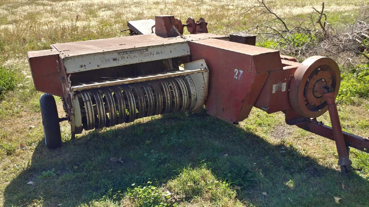 MCCORMICK INTERNATIONAL 27 BALER