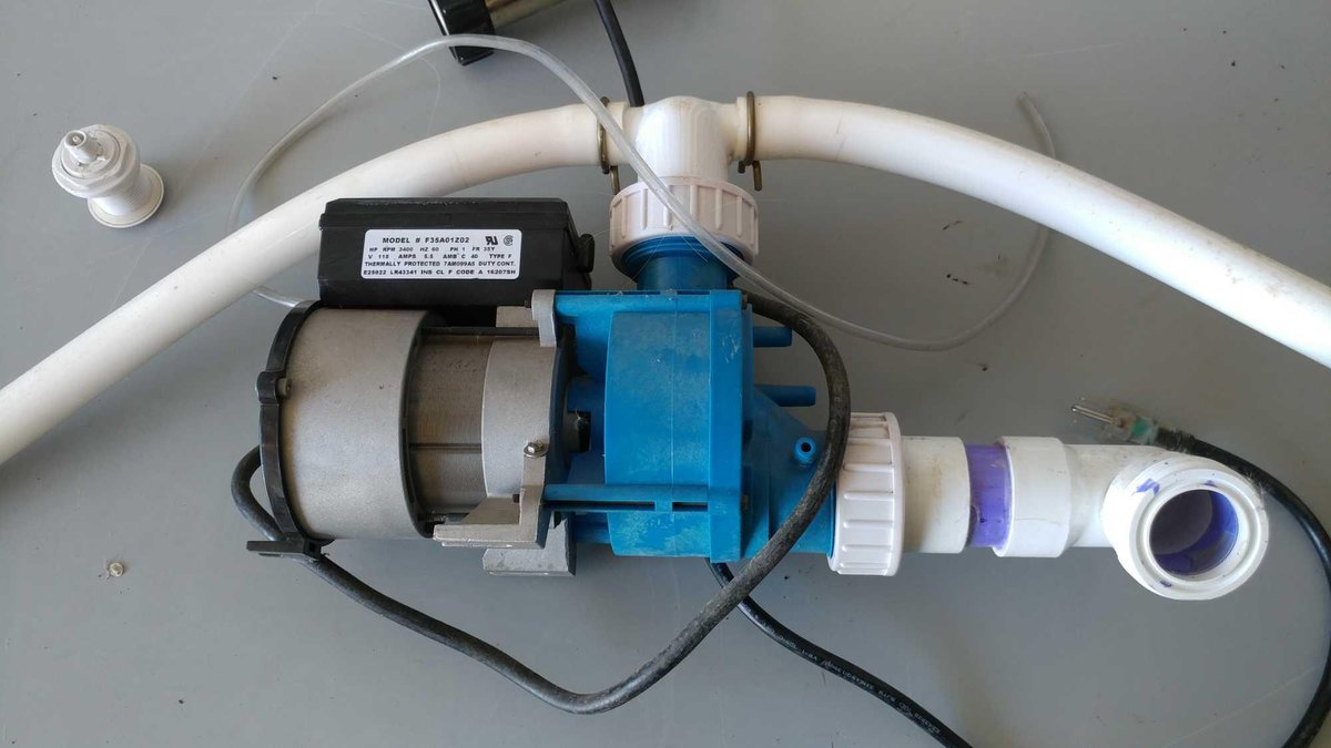 OLYMPIAN HIGH EFFICIENCY WATER PUMP HEATER (UNKNOWN CONDITION)