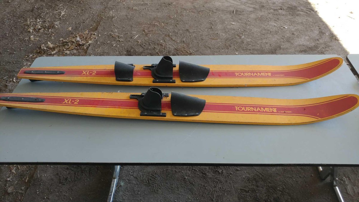 SET OF TOURNAMENT SKIS BY WESTERN