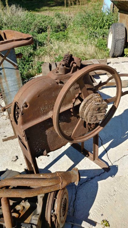 VINTAGE CORN SHELLER