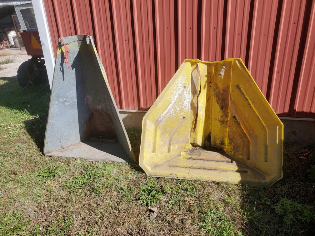 POLLY & METAL AUGER HOPPERS