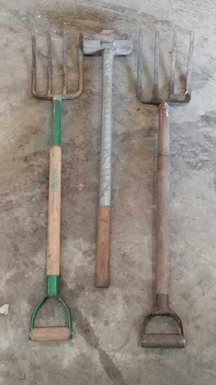 (2) 4-PRONG PITCHFORKS AND A SLEDGEHAMMER