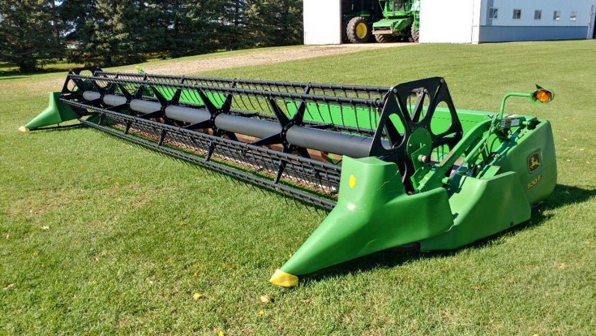 JOHN DEERE 930F 30' BEAN HEAD, STONE GAURD ADDED, INSIGHT HEADER CONTROL, SN# H00930F702110 (BUYER T