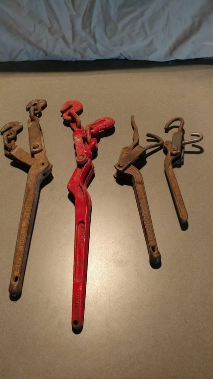 (4) SMALL CHAIN BINDERS/LEVEL BINDERS