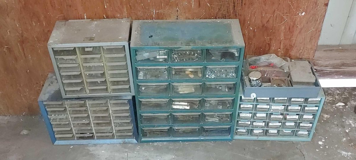 (4) ORGANIZING BINS W/LARGE ASSORTMENT OF VARIOUS HARDWARE