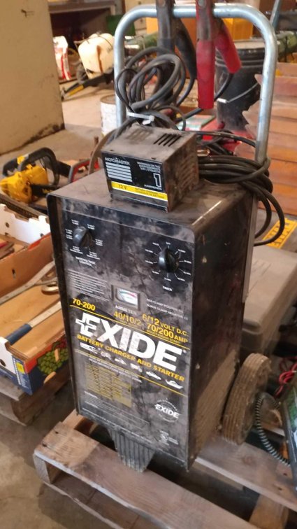 EXIDE 70-200 AMP BATTERY CHARGER/STARTER 6-12V 110V AND A 12 VOLT BATTERY CHARGER (SELLER STATES WOR