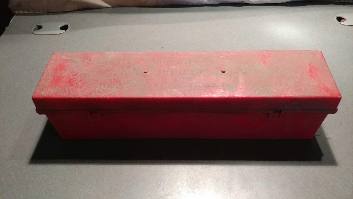 SATE-LITE 711 TRIANGLE WARNING FLARE KIT