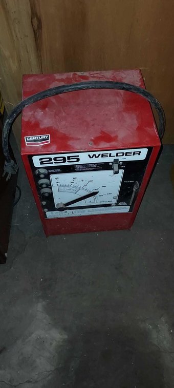 CENTURY 295 WELDER, NO LEADS INCLUDED, WORKING CONDITION