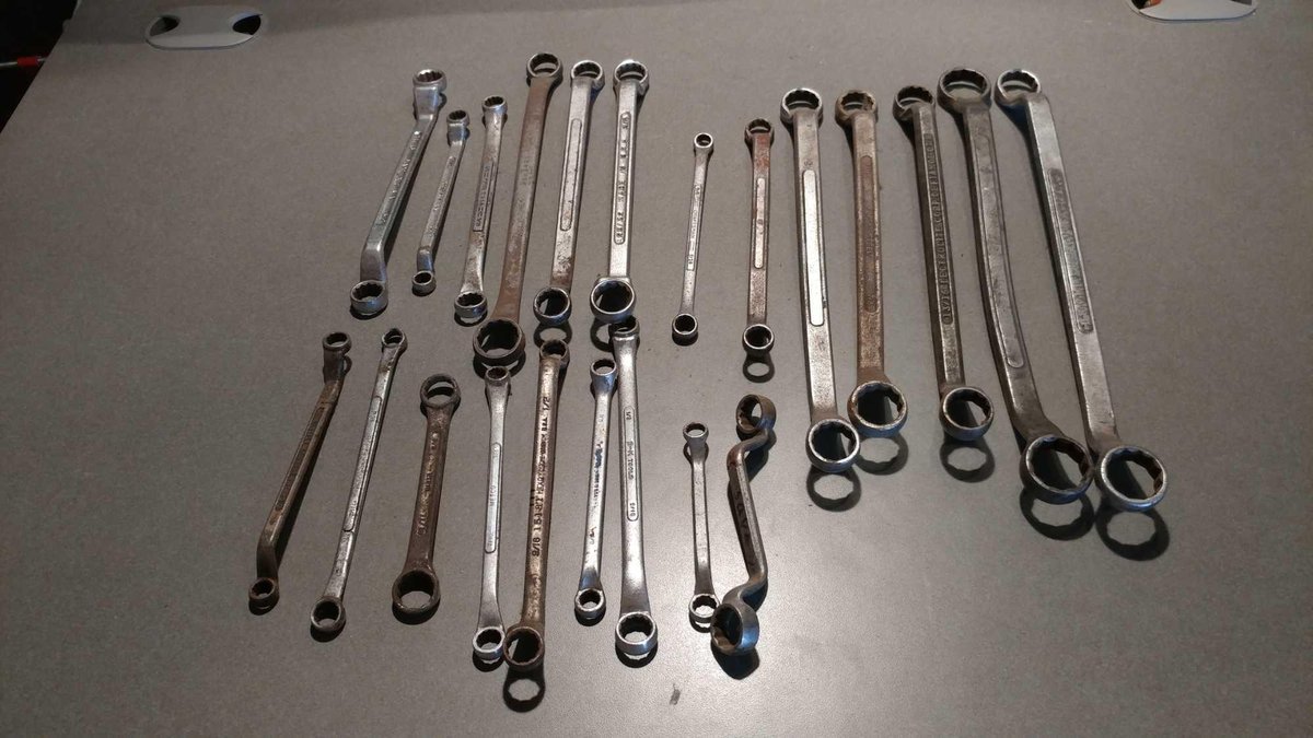 ASSORTMENT OF BOX WRENCHES RANGING FROM 3/8" - 1 1/8"