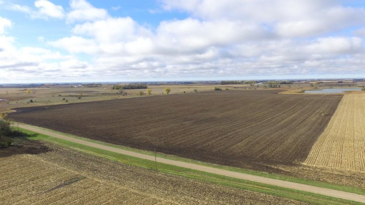 Image for DENNIS & BERTHA VOSS ESTATE ONLINE ONLY LAND AUCTION