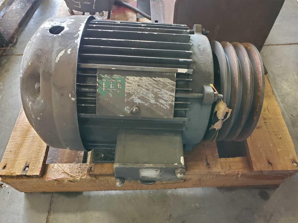 (I-9) LINCOLN 5 HP TEFC MOTOR, 1750 RPM (FOR MORE INFO AND LOCATION CALL NEIL @ 612-804-4142)
