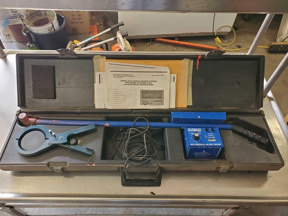 (I-17) PROGRESSIVE CABLE LOCATOR W/CASE (FOR MORE INFO AND LOCATION CALL NEIL @ 612-804-4142)