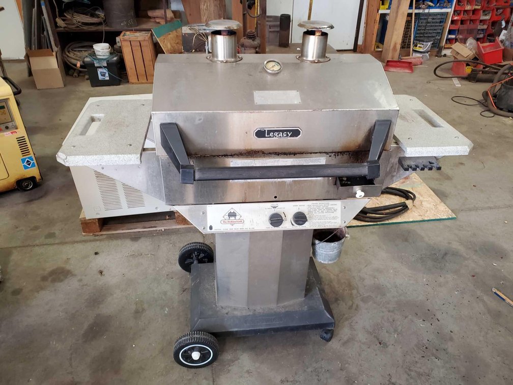 (I-21) HOLLAND LP GRILL W/COVER (FOR MORE INFO AND LOCATION CALL NEIL @ 612-804-4142)