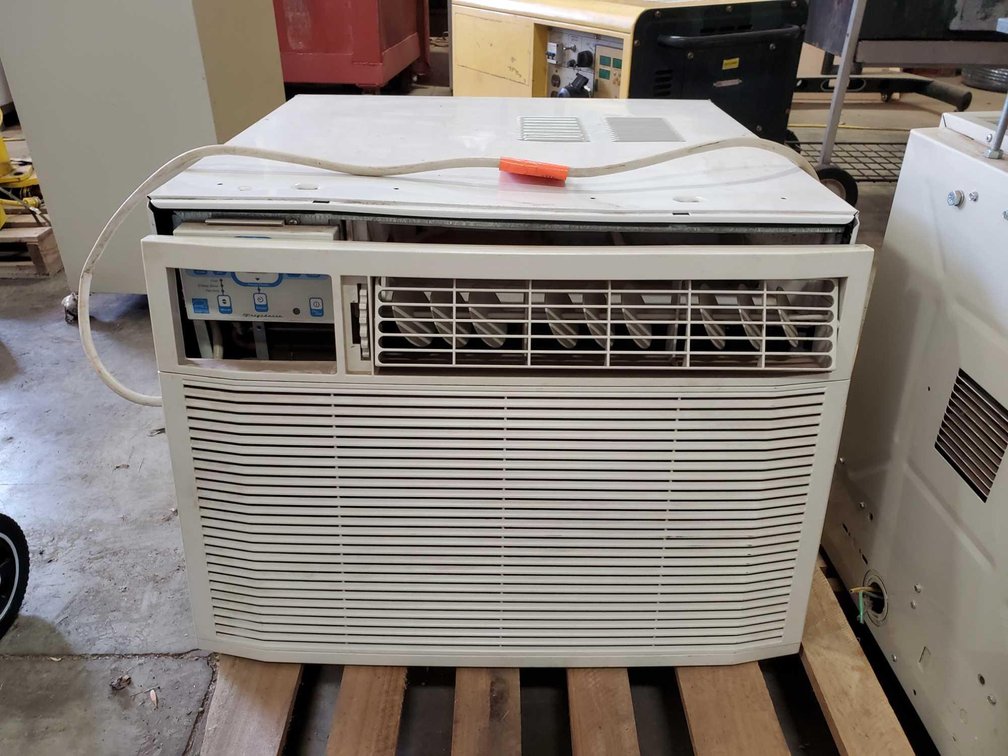 (I-23) FRIGIDIRE AC WINDOW UNIT (FOR MORE INFO AND LOCATION CALL NEIL @ 612-804-4142)
