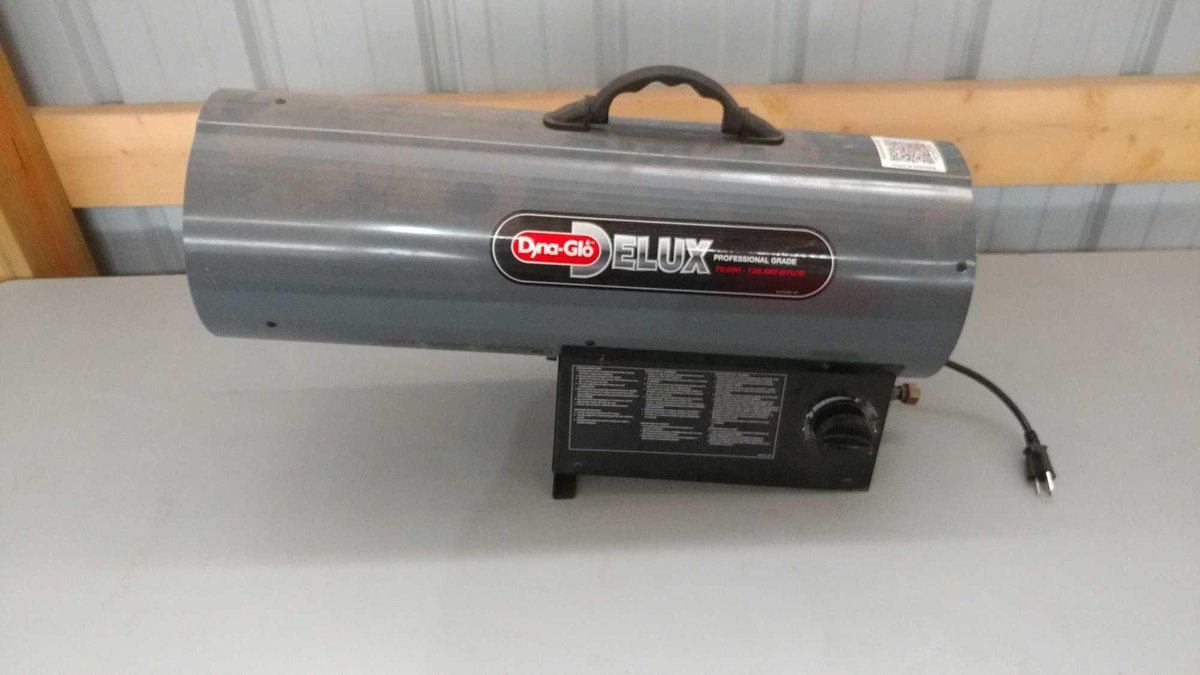(I-40) DYNA-GLO PORTABLE HEATER 70000-125000 BTU (TESTED AND WORKS)