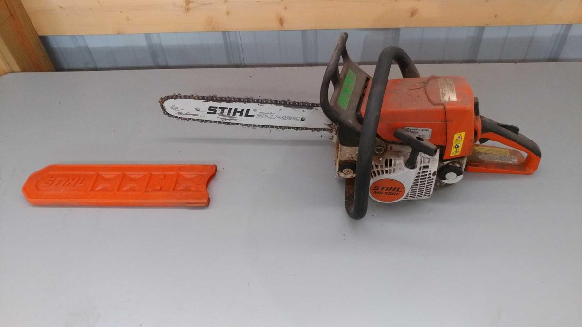 (I-47) STIHL MS-230C CHAINSAW 14" BAR (SELLER STATES WORKING CONDITION)