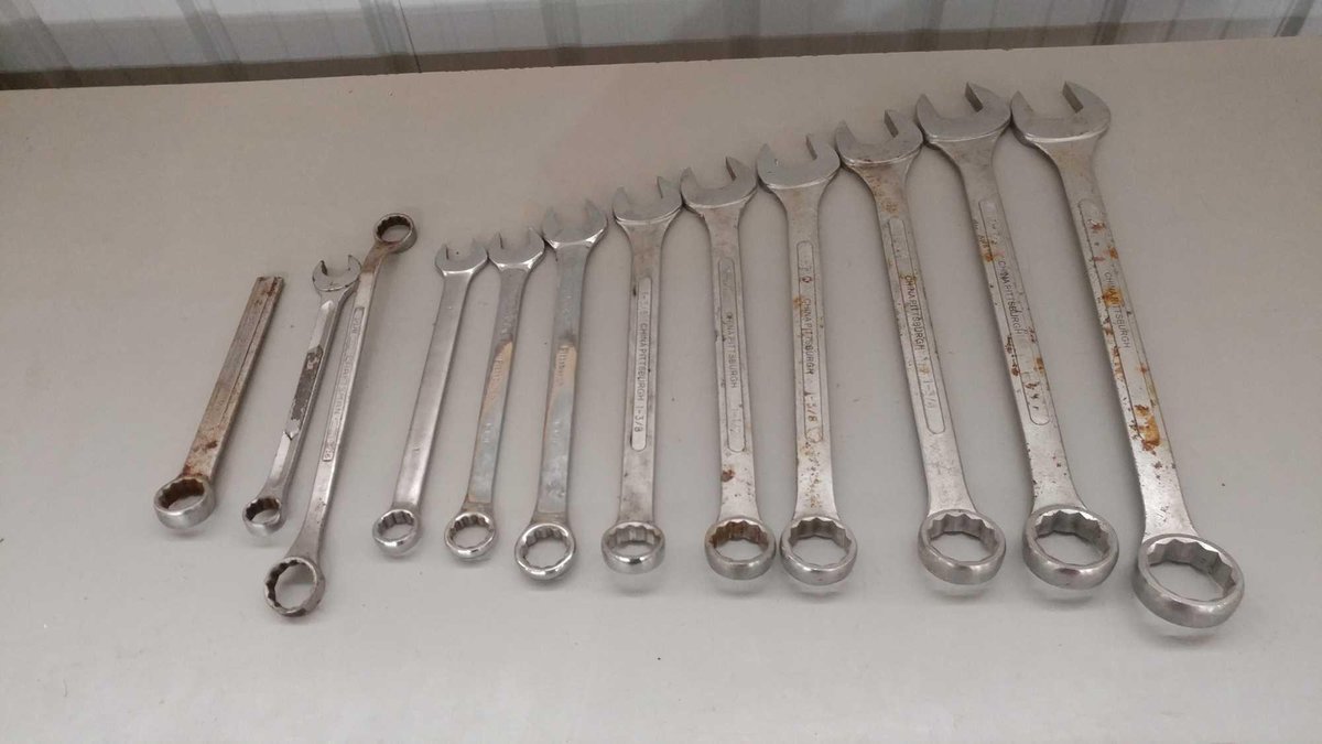 (I-61) ASSORTMENT OF LARGE WRENCHES