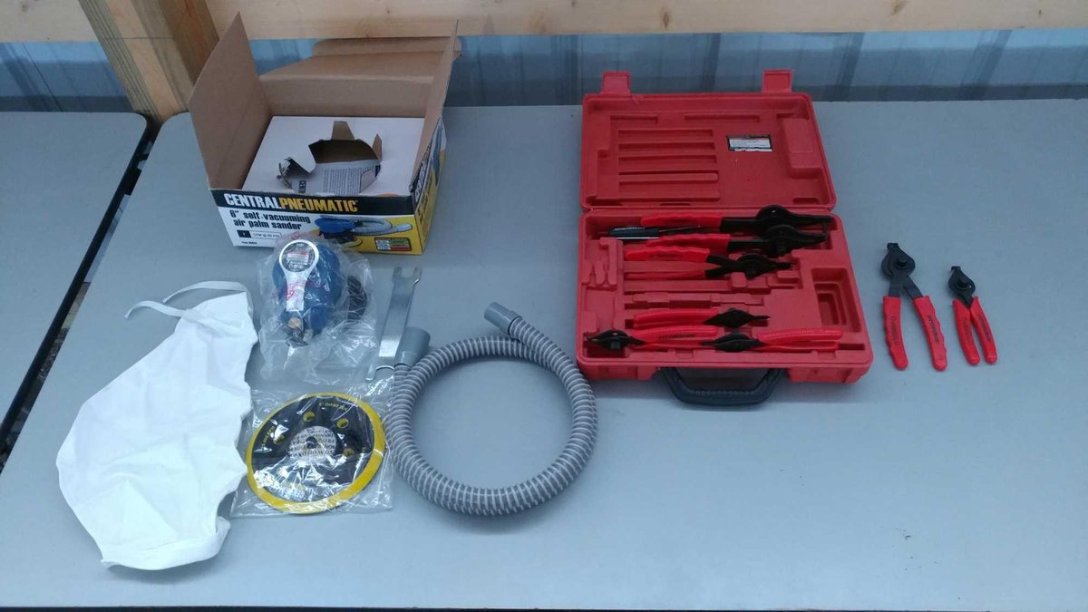 (I-74) SNAP RING PLIERS SET AND A SELF VACUUMING PALM SANDER (UNKNOWN CONDITION)