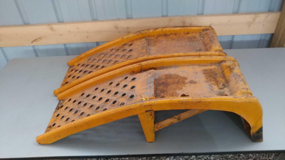 (I-87) (2) METAL CAR RAMPS