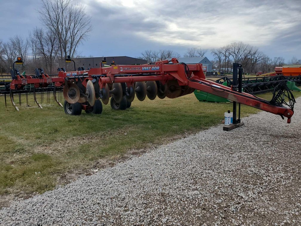 (I-348) WILRICH V957 DDR 7 SHANK 30", 3 BAR HEAVY HARROW, WALKING TANDEMS, HYD JACK, HYD ADJUSTABLE 