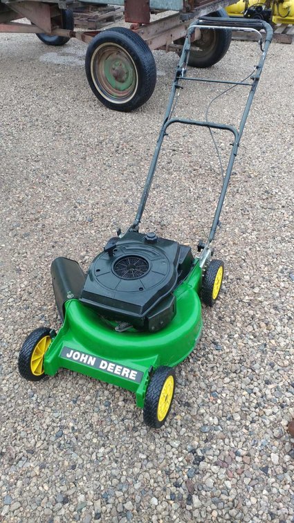 (I-124) JOHN DEERE 12SB 21" PUSH MOWER SELF PROPELLED, BLADE CLUTCH, HAS THE 4 HP 2 CYL LAWN BOY "F"