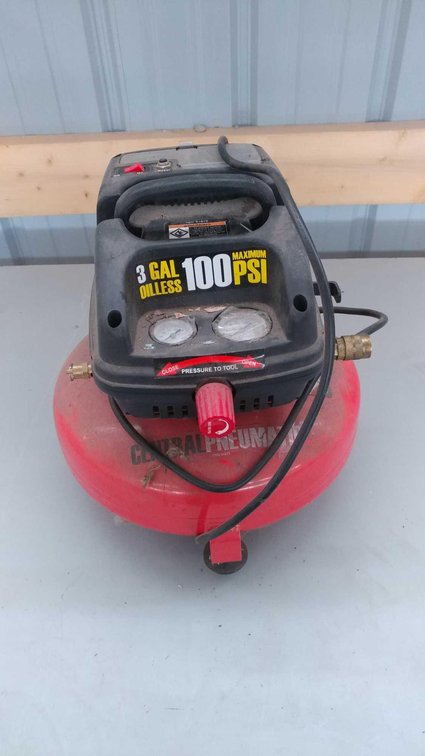 (I-82) 3 GALLON 100 MAX PSI AIR COMPRESSOR (TESTED AND WORKS)