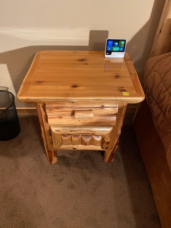  (A1-TAMARACK) RUSTIC PINE BEDSIDE TABLE 28"T X 21"D X 25"W INCLUDING ALARM CLOCK/THERMOMETER