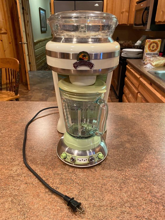 (A1-MANAGER) MARGARITAVILLE KEY WEST FROZEN CONCOCTION MAKER WITH AUTO OR MANUAL SHAVE AND BLEND, TE