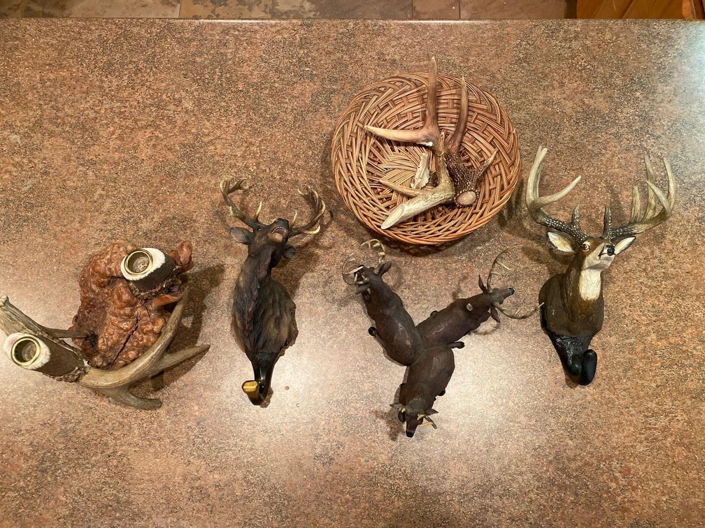  (A1-MANAGER) LAYING DEER DECORATION, DEER AND ELK COAT HOOK, AND ANTLER CANDLE HOLDER 
