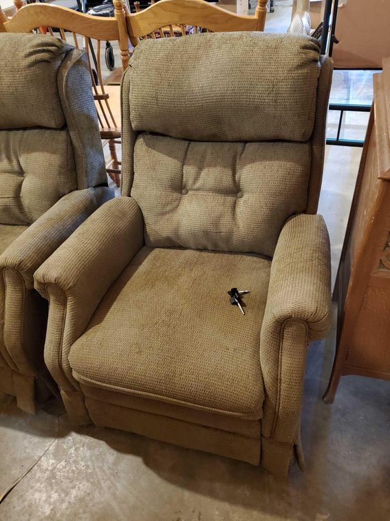 GREEN FABRIC RECLINER/SWIVEL/ROCKER