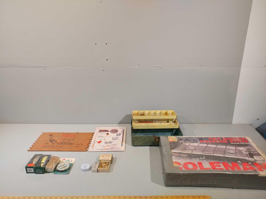 ASSORTMENT OF VINTAGE FISHING LURES, TACKLE BOX, WOODEN SIGNS, AND OTHER ITEMS