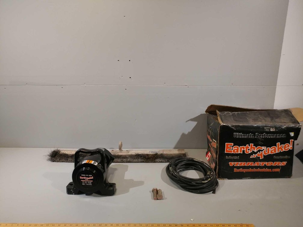EARTHQUAKE INDUSTRIAL CONCRETE VIBRATOR (TESTED AND WORKS) AND A CONCRETE BROOM