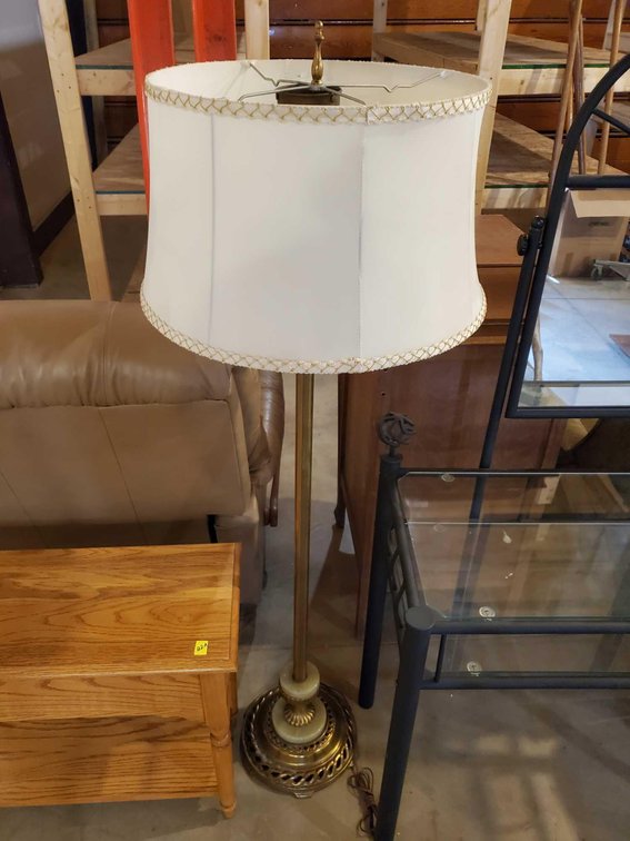 FLOOR LAMP