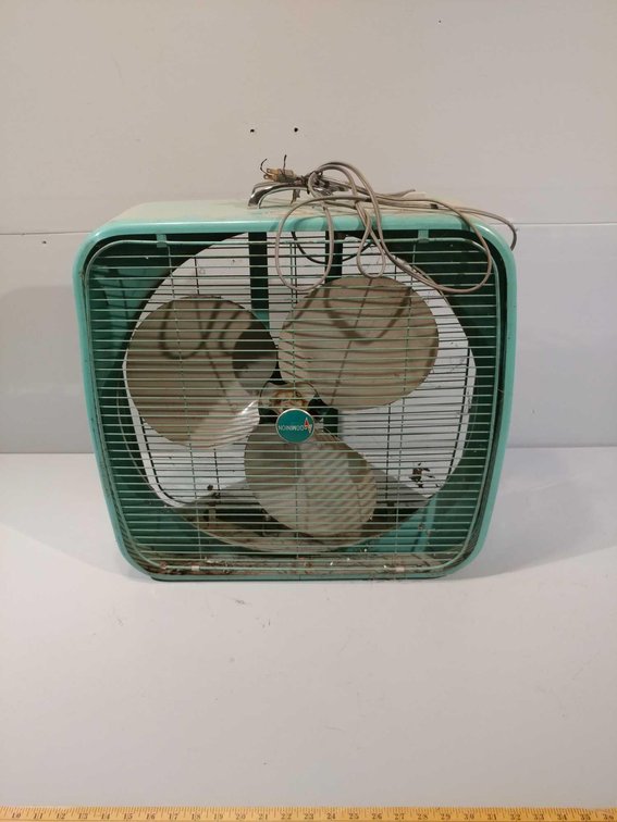 DOMINION METAL BOX FAN (TESTED AND WORKS)