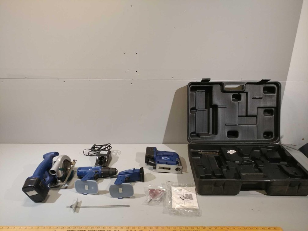 BENCHTOP PRO 18V CORDLESS TOOL SET, JIG SAW, DRILL, CIRCULAR SAW, AND PALM SANDER (TESTED AND WORKS)