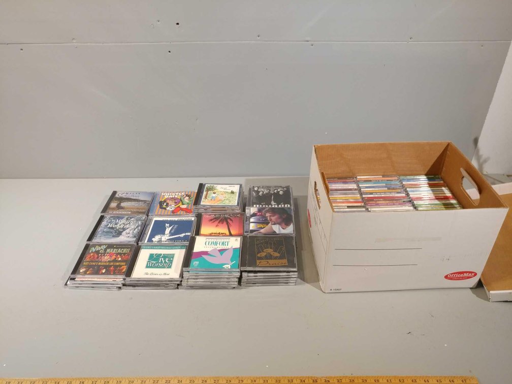 ASSORTMENT OF MISC MUSIC CDS