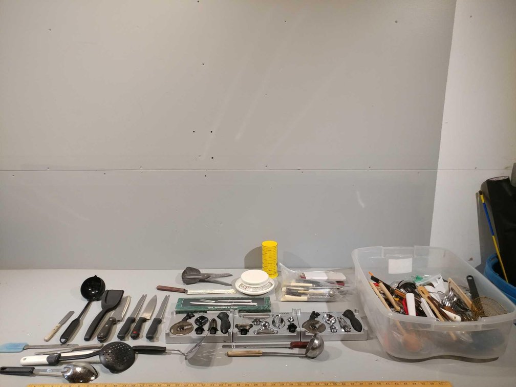 ASSORTMENT OF KITCHEN UTENSILS, BAKING UTENSILS, AND OTHER MISC ITEMS