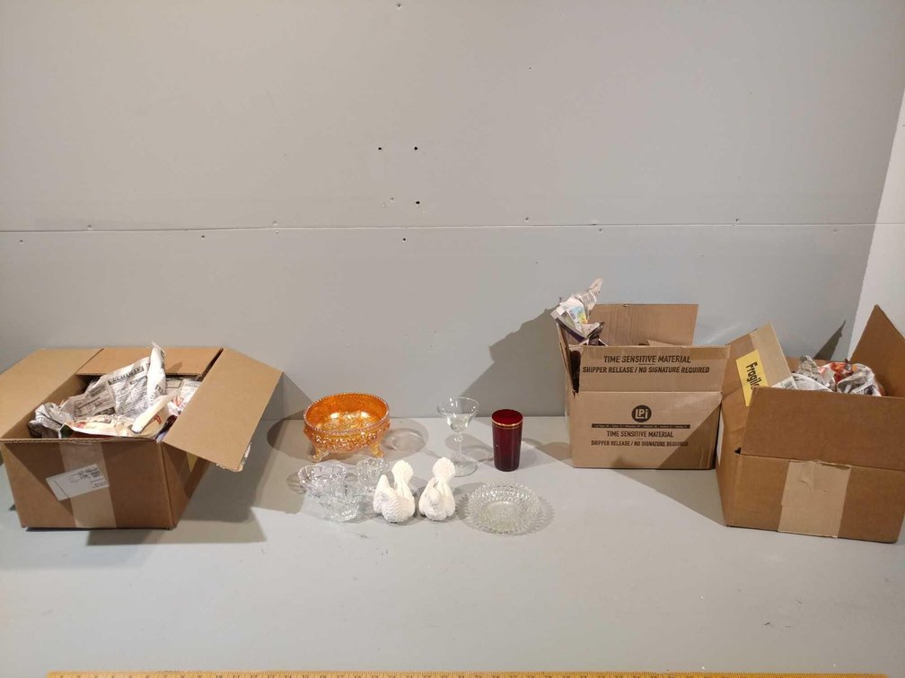 LARGE ASSORTMENT OF GLASSWARE AND MISC DECORATIVE ITEMS