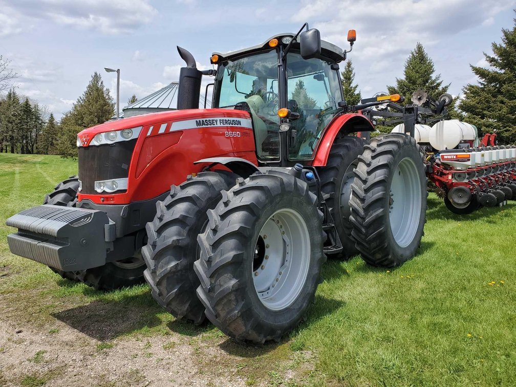 (I-38A) MASSEY FERGUSON 8660 DYNA-VT MFWD, 1,458 HRS, 420/85 R34 FRONT DUALS, 480/85 R50 REAR DUALS,