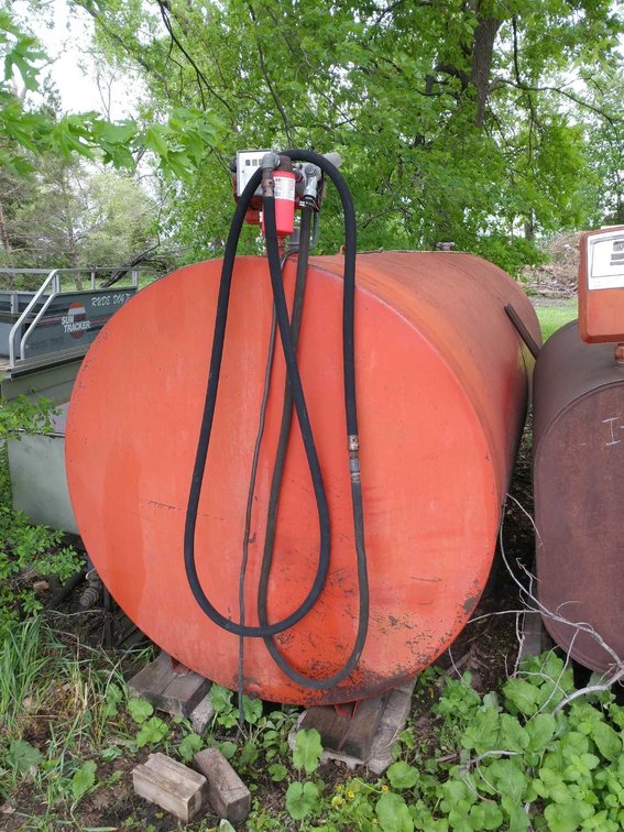 (I-93B) 2000 GALLON FUEL TANK (DIESEL) W/ELECTRIC PUMP