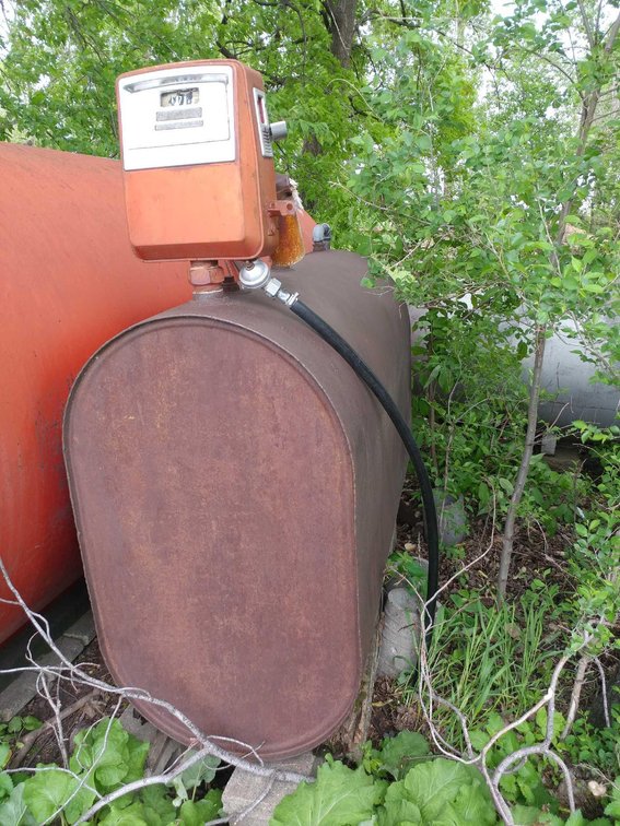 (I-94B) 200-250 GALLON FUEL TANK-GASBOY PUMP (SELLER STATES PUMP WORKS) 