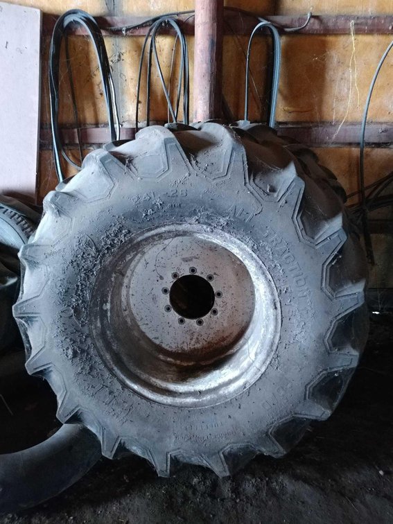 (I-121B) (2) 24 L-26 ON 9 HOLE RIM 