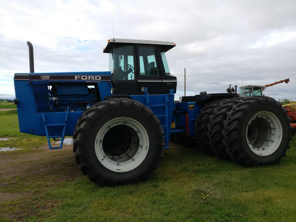 (I-92B) FORD 1156, 8 SPEED, 4483 HRS, 520/85 R42 TRIPLES, 4 HYD, SN#D475151, REAR WEIGHTS